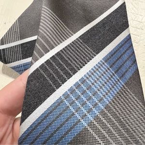 Reaction Kenneth Cole Dark Brown & Blue Plaid 90% Silk Tie